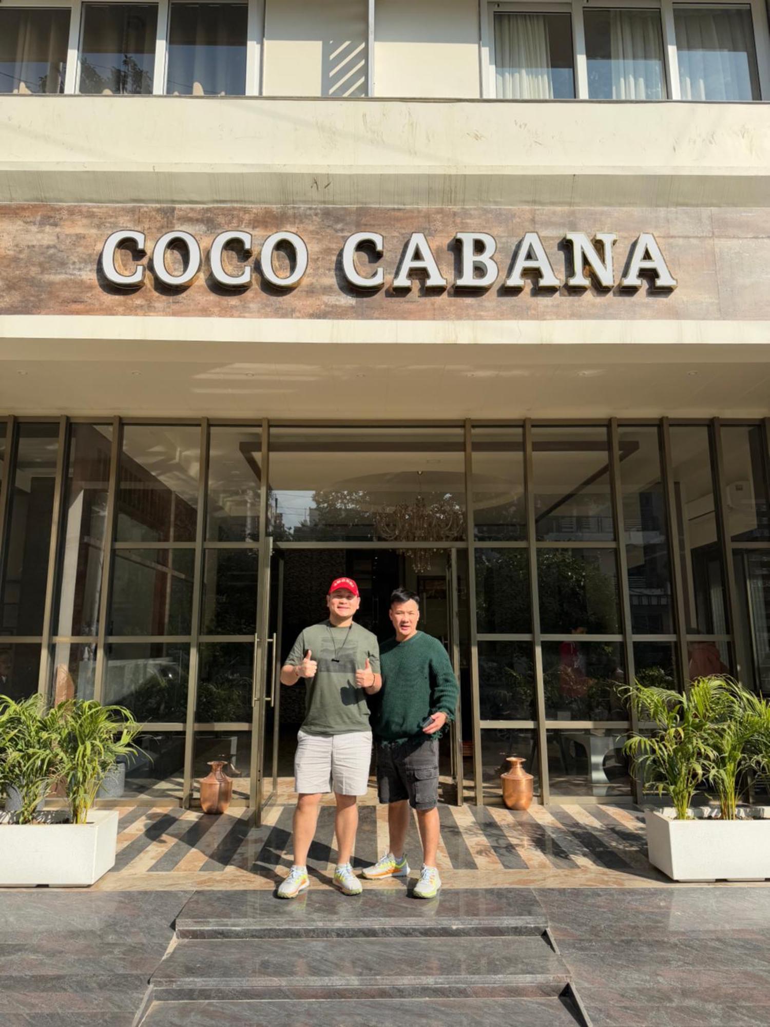 Coco Cabana Varanasi Esterno foto